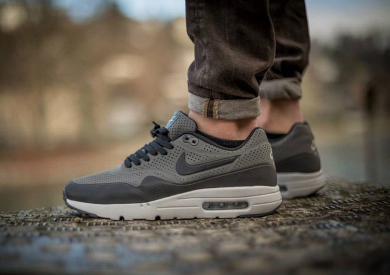 gevangenis wapen puberteit An On-Feet Gallery of the Nike Air Max 1 Ultra Moire - SneakerNews.com