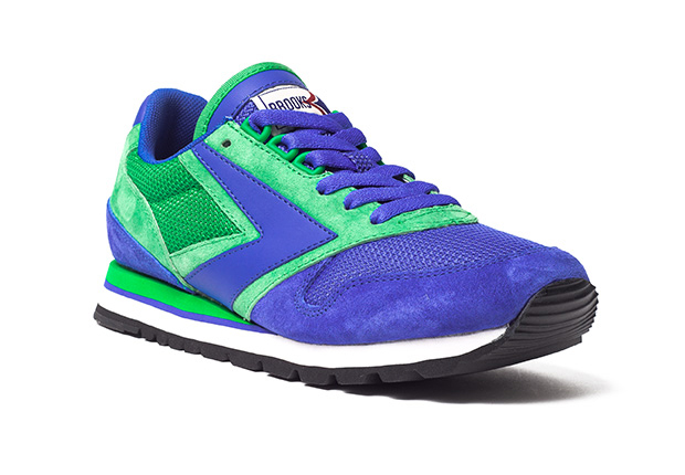 Seattle-based Brooks Heritage is Releasing a "Seahawks" Colorway of the Chariot