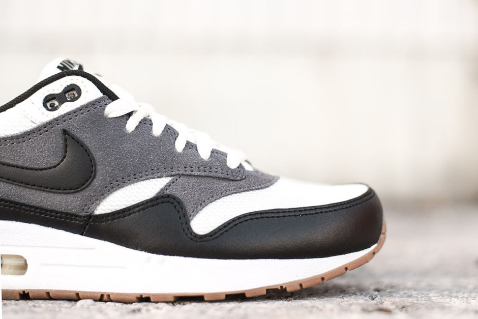 Nike Air Max 1 Sail Black Dark Grey 04