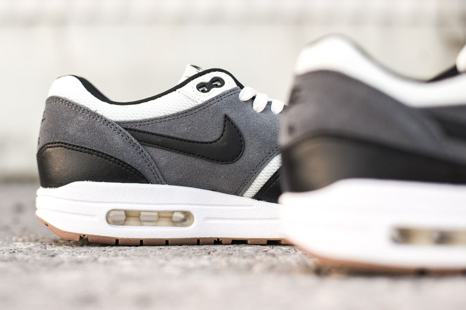 Nike Air Max 1 Sail Black Dark Grey 05