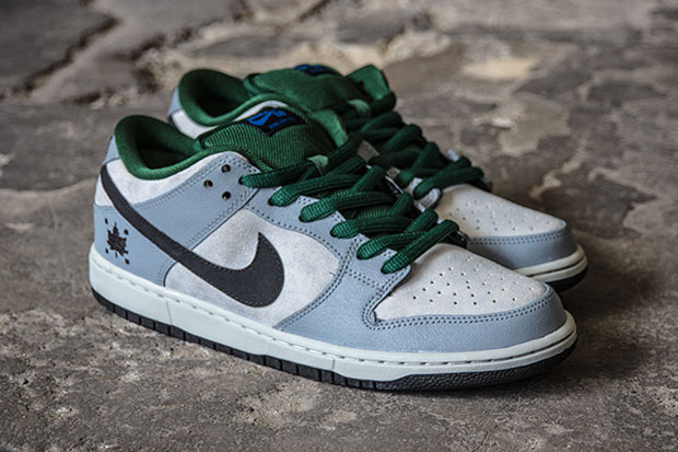 nike dunk sb low maple leaf central park