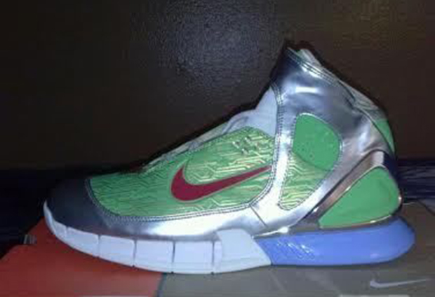 Nike Huarache 2k5 Doernbecher Available on eBay - SneakerNews.com