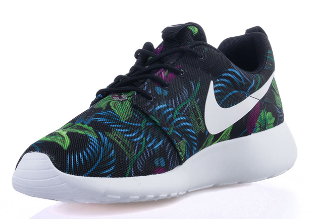 Passed curve Large universe Nike Roshe Run "Floral" Returns in Spring 2015 - SneakerNews.com