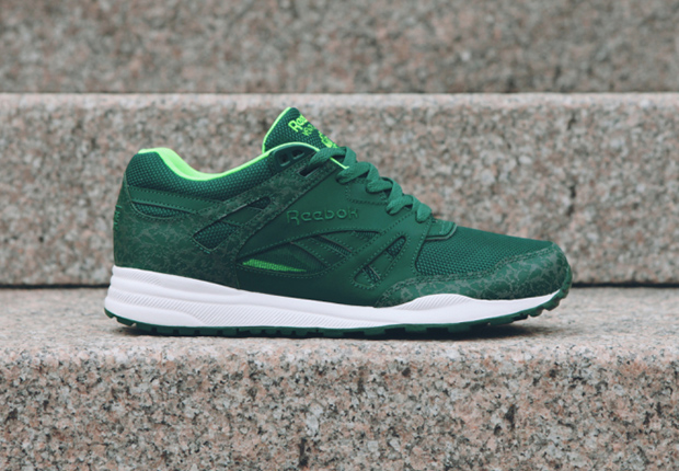 Reebok Ventilator Reflective Pack Dark Green 1