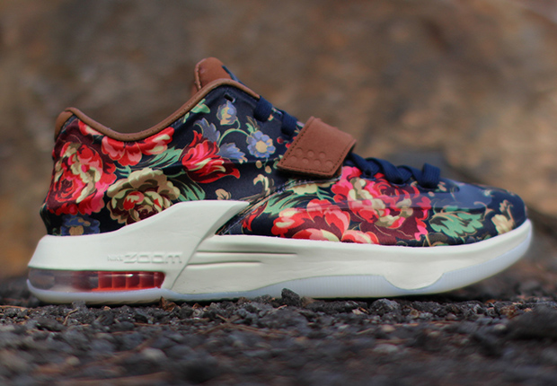 Nike KD 7 EXT “Floral” – Arriving at Retailers