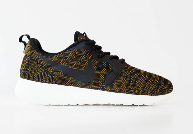 Nike Sportswear Womens Jacquard Bronzine Pack Roshe 2