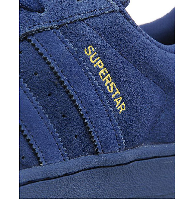 Dónde comportarse dormitar adidas Originals Superstar "Navy Suede" - SneakerNews.com