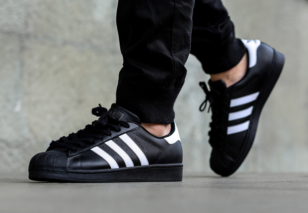 adidas superstar classic black and white