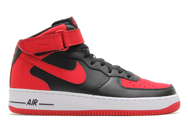 Nike Air Force 1 Mid "Bred"