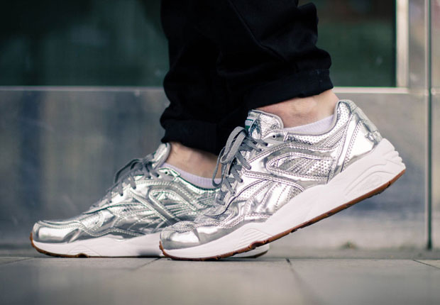 metallic silver pumas