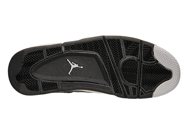 First Look Retail Version Of Air Jordan 4 Oreo 05