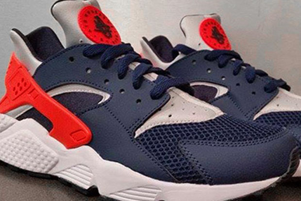 navy blue and white huaraches