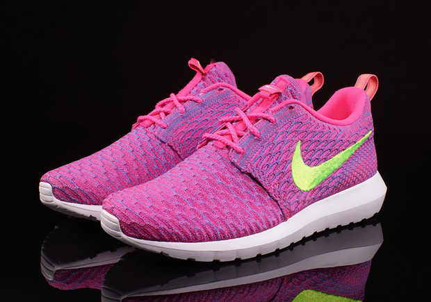 Nike Flyknit Roshe Run “Club Pink”