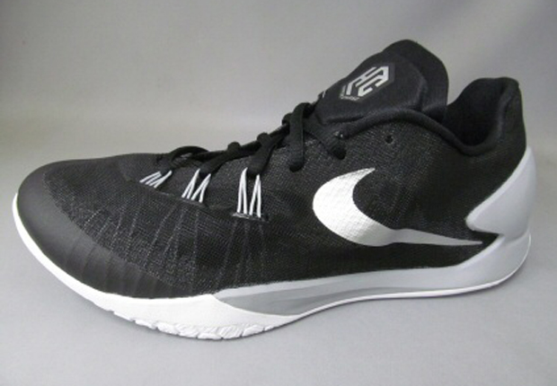Nike Hyperchase Black White
