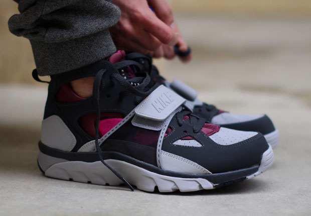 nike air trainer huarache 92