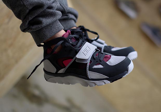 huaraches with strap
