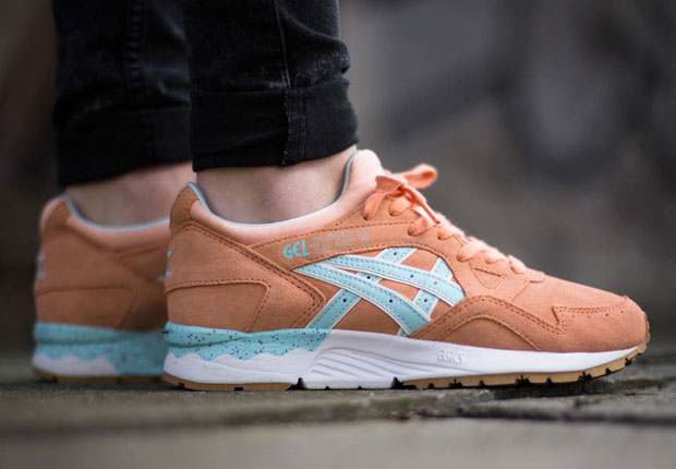 An On-Foot at the Asics Gel Lyte V "Coral Reef" - SneakerNews.com