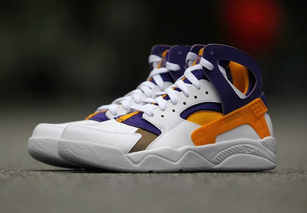 A Nike Air Flight Huarache PE That Kobe Bryant Wore Is Releasing Soon