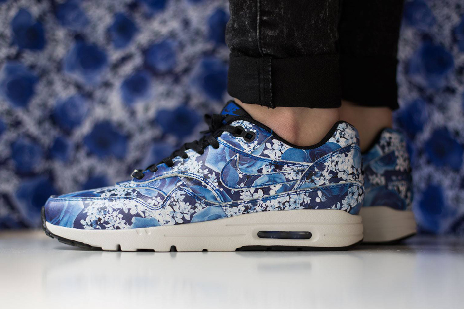 Italiaans gans ongerustheid Floral Print Air Max 1s Are The Perfect Spring Sneaker for the Ladies -  SneakerNews.com