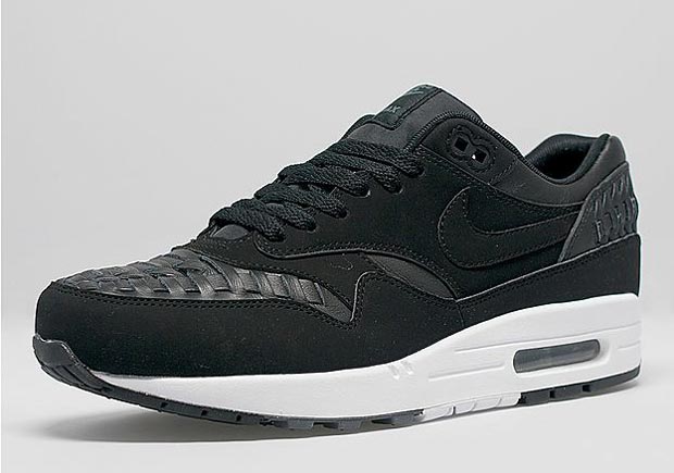 nike-air-max-1-woven-detailed-look-08