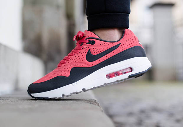 Nike Air Max 1 Ultra Moire “Bred”