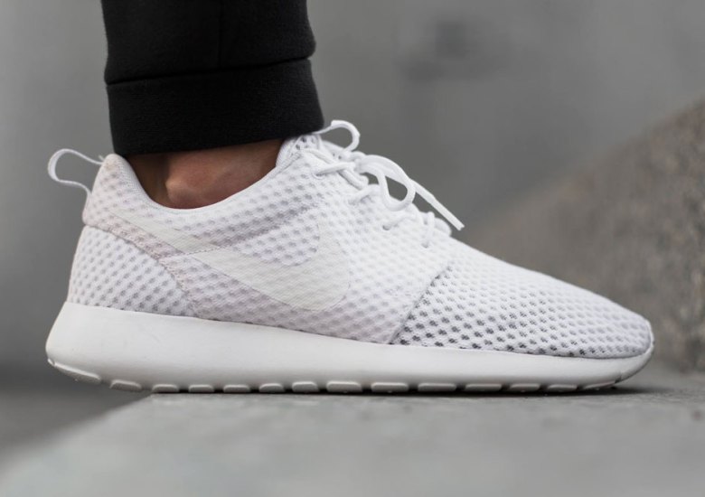This Nike Roshe Run in White Mesh Might Be The Perfect Summer Sneaker