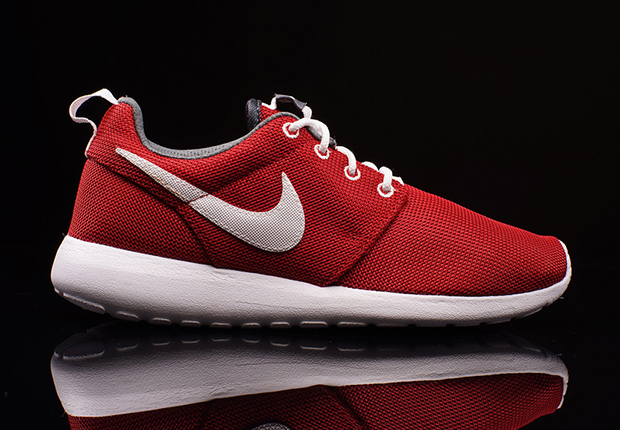 all red roshe runs