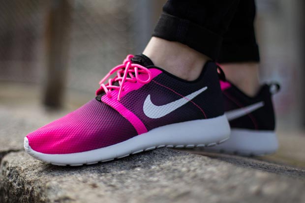 Nike Roshe Run Lighter Version Pink Pow 03