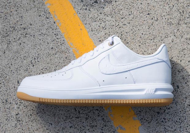 hond Ziek persoon Sprong Nike Sportswear's "White Hot" Pack With Gum Soles - SneakerNews.com