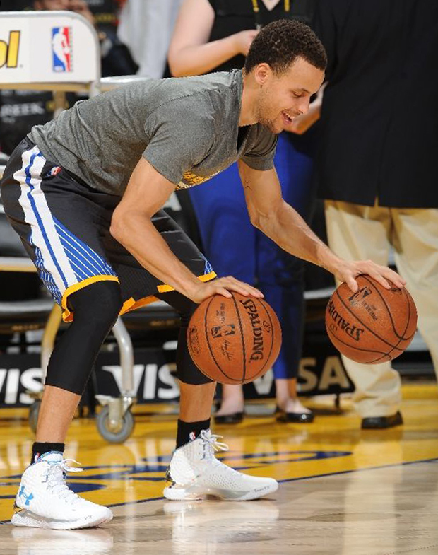 stephen curry wearing under armour shoes
