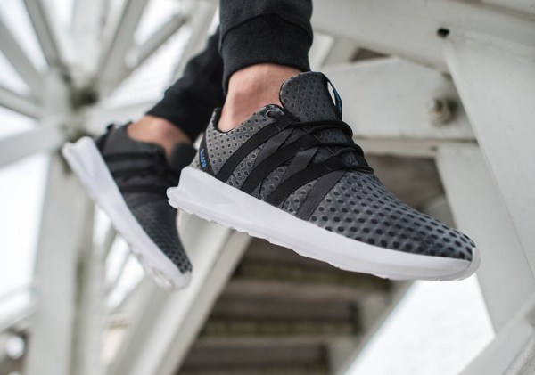 adidas Originals Introduces Color-Shifting Chromatech on the SL Loop ...