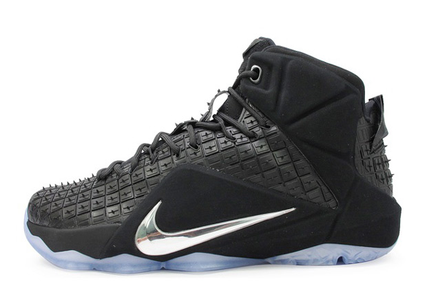 lebron-12-ext-rubber-city-for-playoffs-02