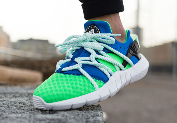 espiritual embotellamiento Amanecer An On-Foot Look At The Nike Huarache NM Colorway You've Been Waiting For -  SneakerNews.com