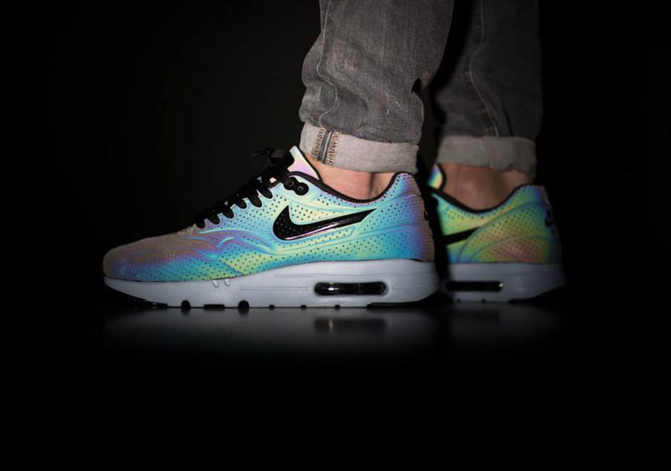 color changing nikes