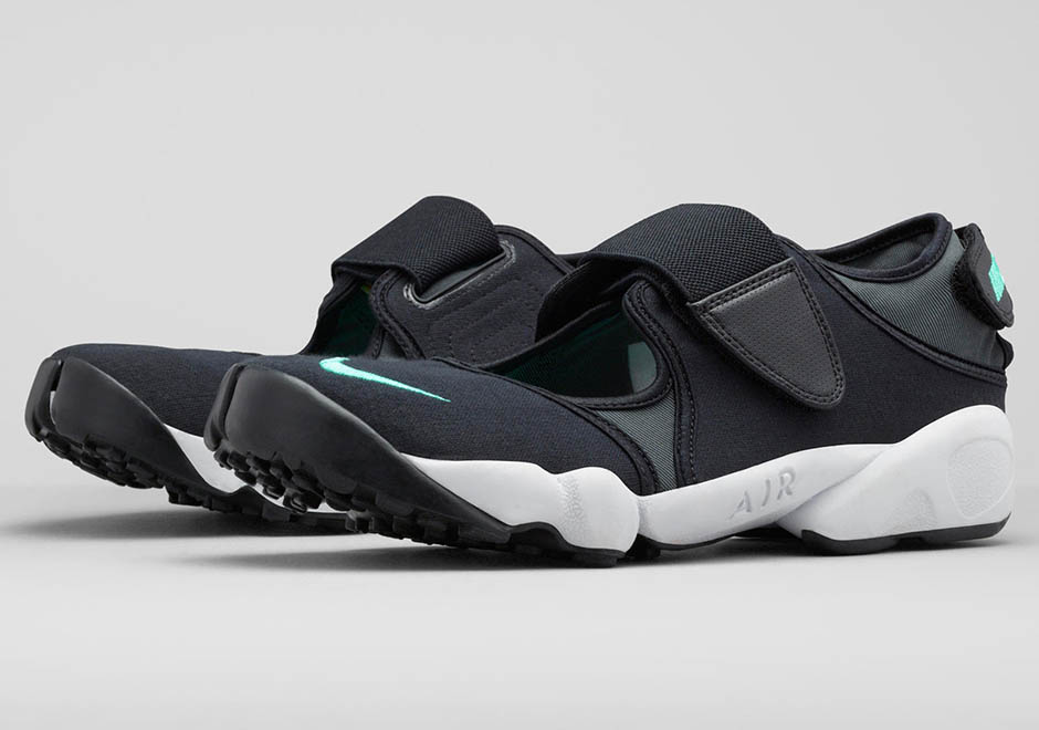 Nike Relaunches One Of Its Quirkiest Ever, Air Rift - SneakerNews.com
