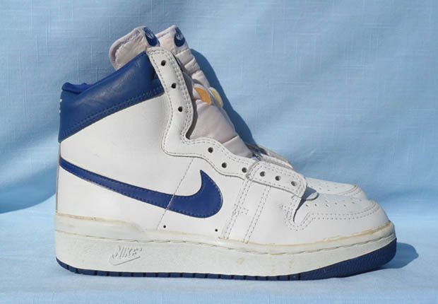 Michael jordan shoes blue and sale white