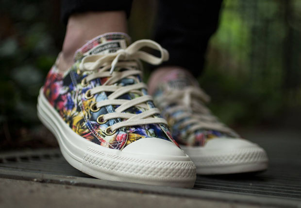 New Floral Styling on the Converse Chuck Taylor Ox