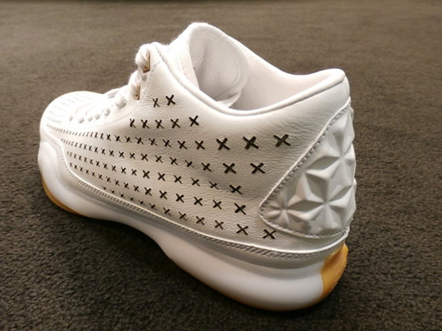 Nike Kobe 10 Ext Mid White Gold Release Date 1