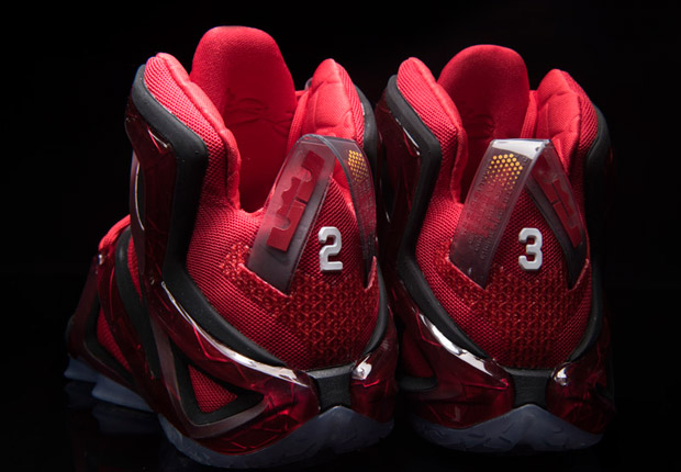 nike-lebron-12-elite-university-red-another-look-04