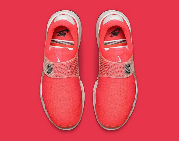 Nike Sock Dart Crimson 3
