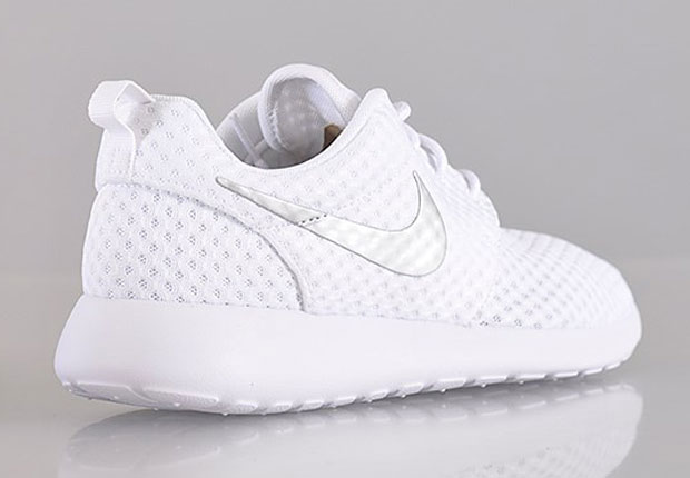 silver nike ladies trainers