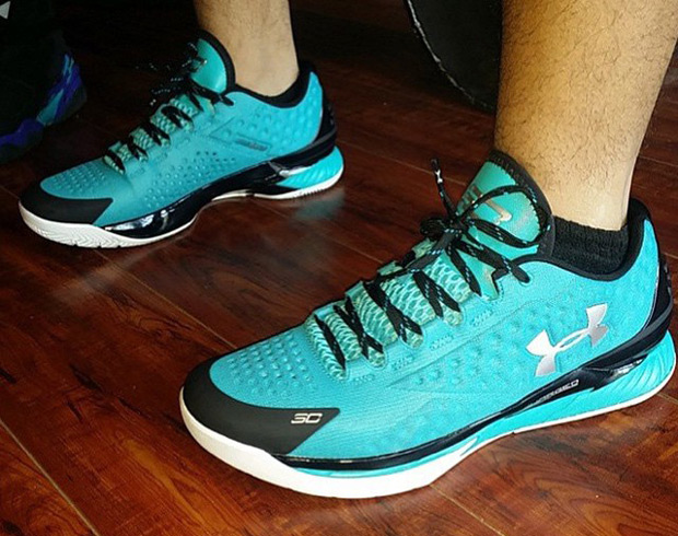 Under Armour Curry 1 Low Hornets Reference Full