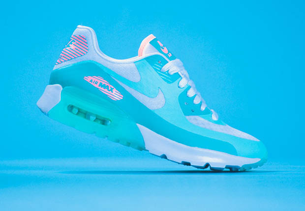 A Pastel and Icy Nike WMNS Air Max 90 Ultra BR 