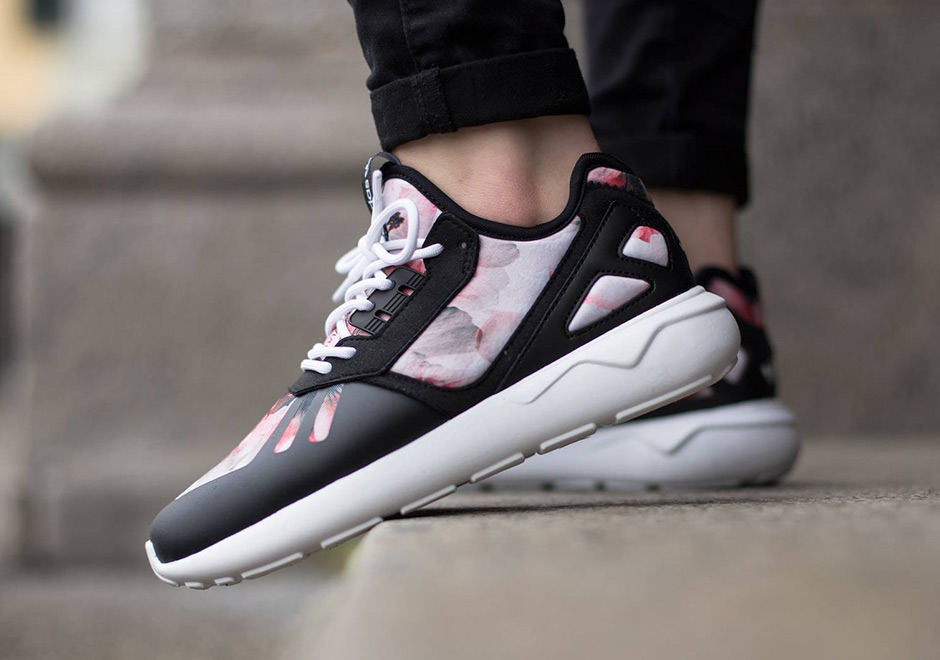 Adidas tubular rose sale