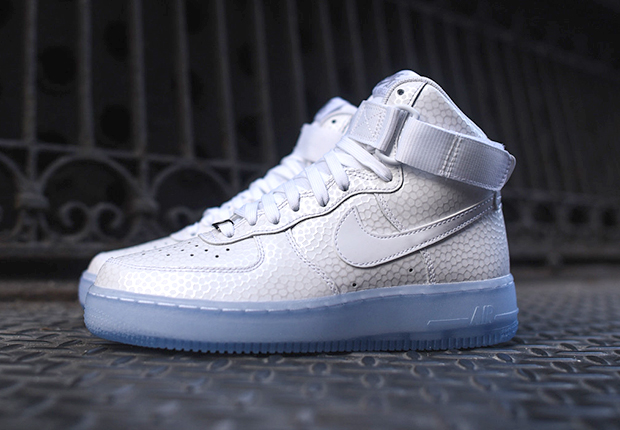 Icy Soles on the Nike Womens Air Force 1 High 