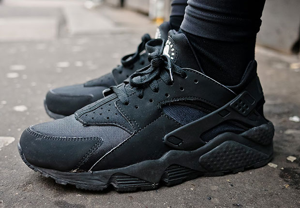 nike air huaraches black