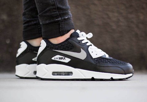 Woven Toe Boxes Appear On The Nike Air Max 90 - SneakerNews.com