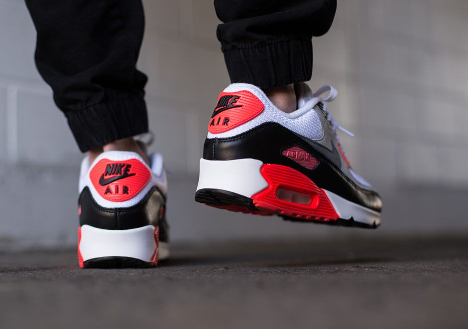 Nike Air Max 90 Infrared Reverse Infrared Comparison 4