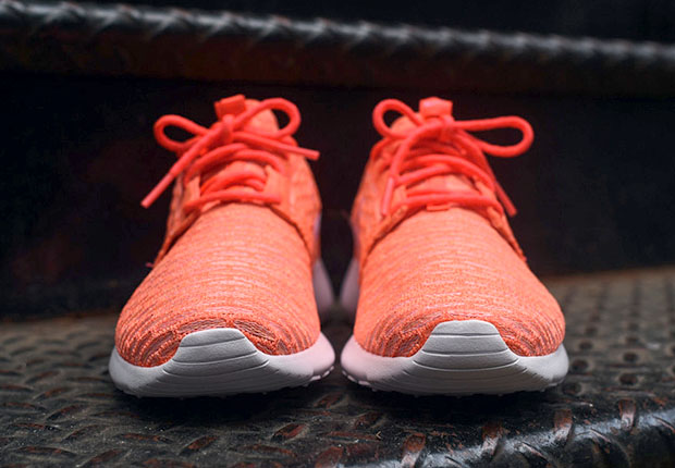 Nike Flyknit Roshe Run Hot Lava 3