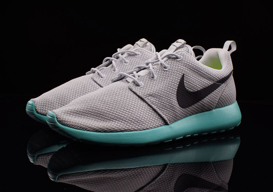 Is Re-releasing The Original Roshes From 2012? - SneakerNews.com